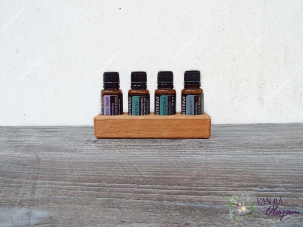 4x15 ml illóolaj tároló tölgyfából